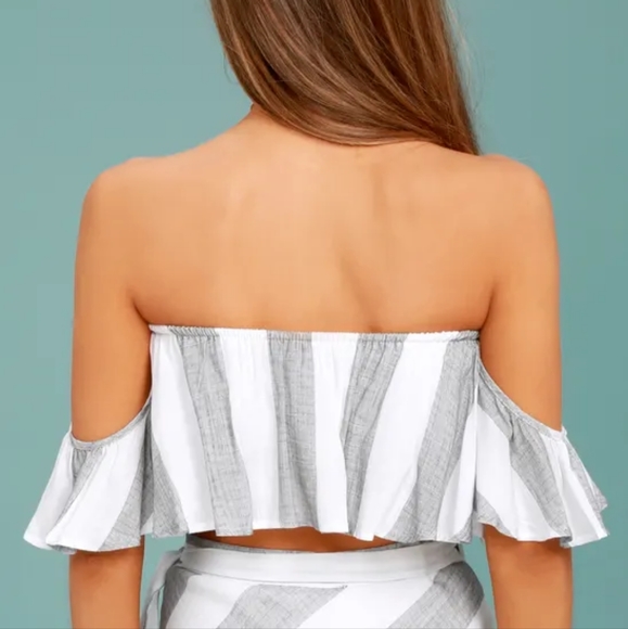 LuLus "Sea Of Cortez Gray & White Striped Off-The-Shoulder Crop Top. Size S - Picture 2 of 11